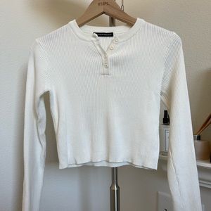 Brandy Melville White Sweate crop top